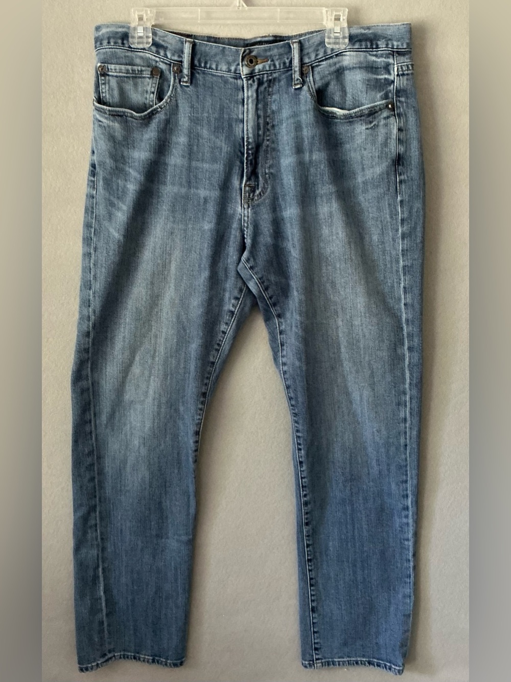 Lucky Brand 410 Men 36X32 Athletic Fit Jeans Faded Whiskered Blue Denim Staple